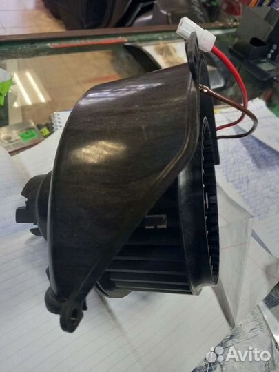 Мотор отопителя салона Опель Зафира