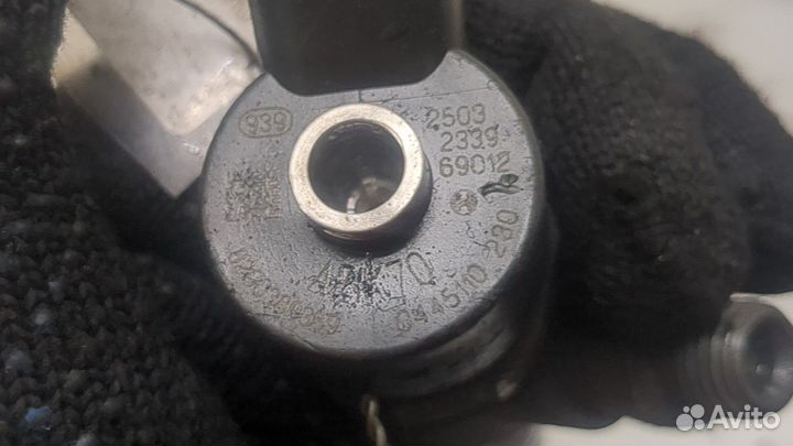 Форсунка топливная Opel Vivaro, 2005