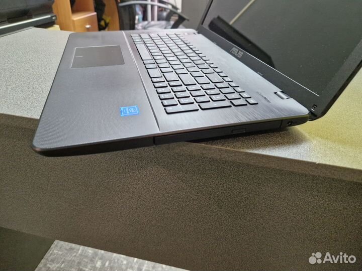 Ноутбук asus X751N