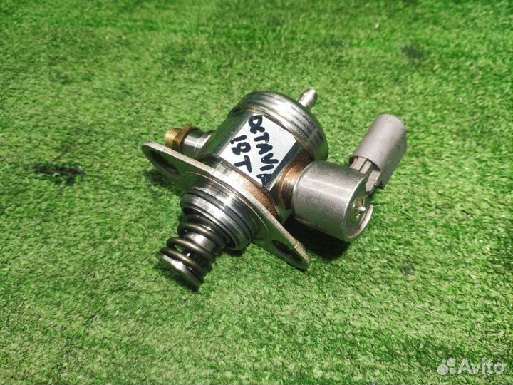 Топливный насос тнвд Skoda Octavia A5 1.8 tsi cdab