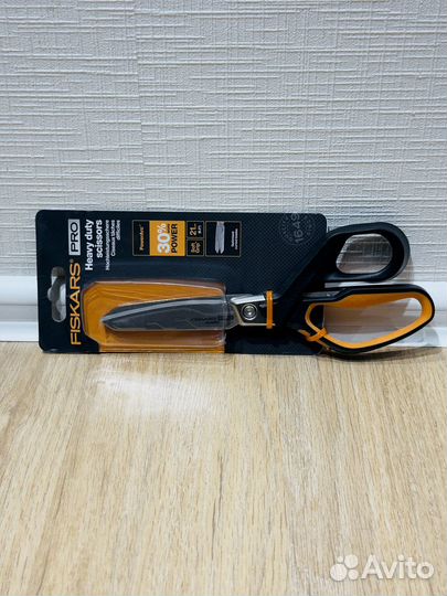 Ножницы для тяжелых работ Fiskars PowerArc 21 см