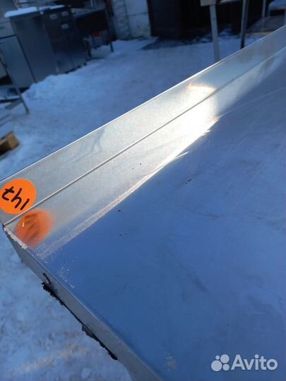 Стол из нержавеющей стали с бортом