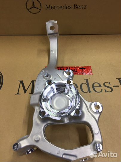 Поворотный кулак левый Mercedes W213