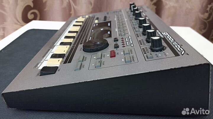 Roland MC-303 Грувбокс