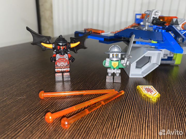 Lego nexo knights 70320