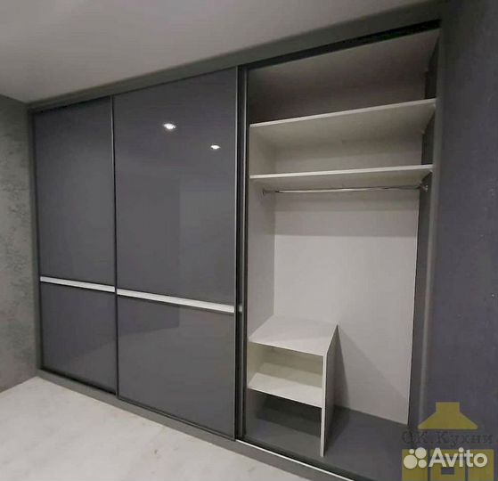 Шкаф двухстворчатый