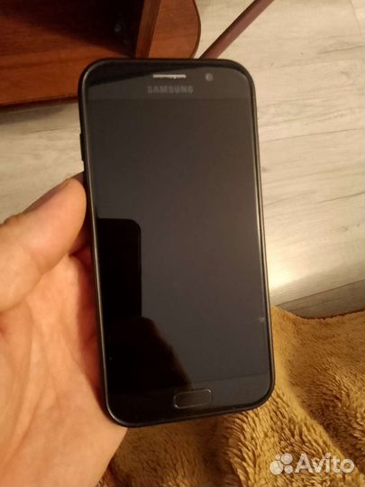 Телефон Samsung A520 2017