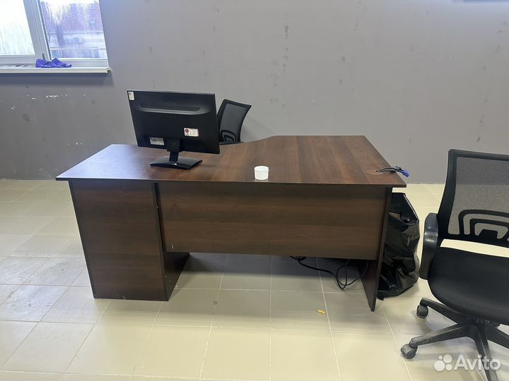 Офисная мебель бу столы тумбы шкафы стулья