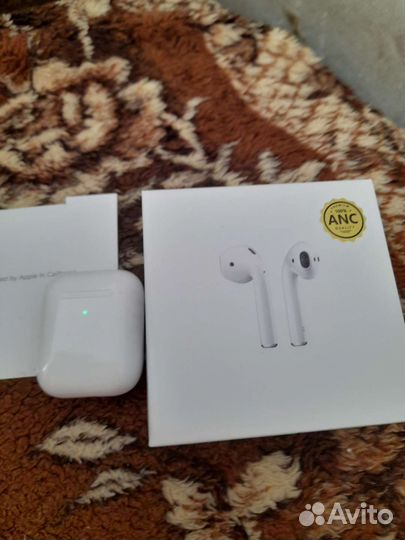 Беспроводные наушники apple airpods
