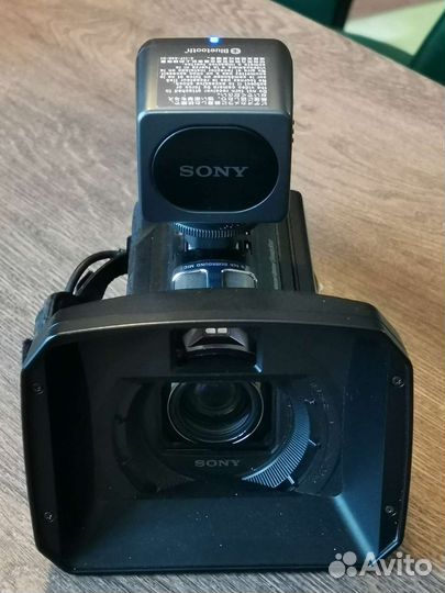 Радио петличка-микрофон Sony ECM-HW2(R)