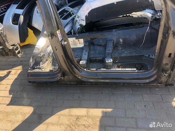 Порог правый Audi Q7 2017