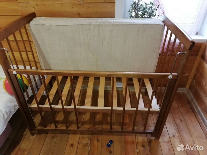 Детская кроватка