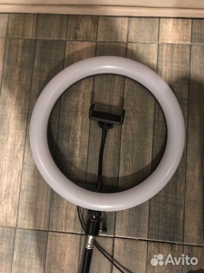 Кольцевая лампа со штативом и много разных цветов