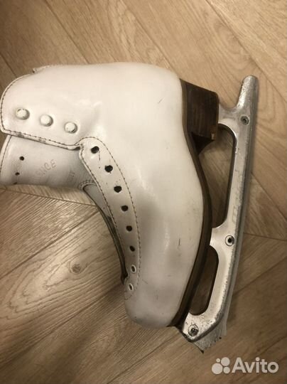 Фигурные коньки risport