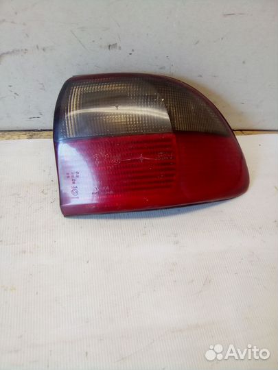 Фонарь наружный правый Opel Omega