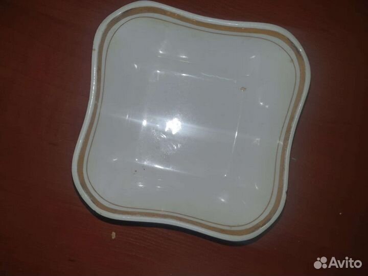 Квадратная тарелка СССР глубокая