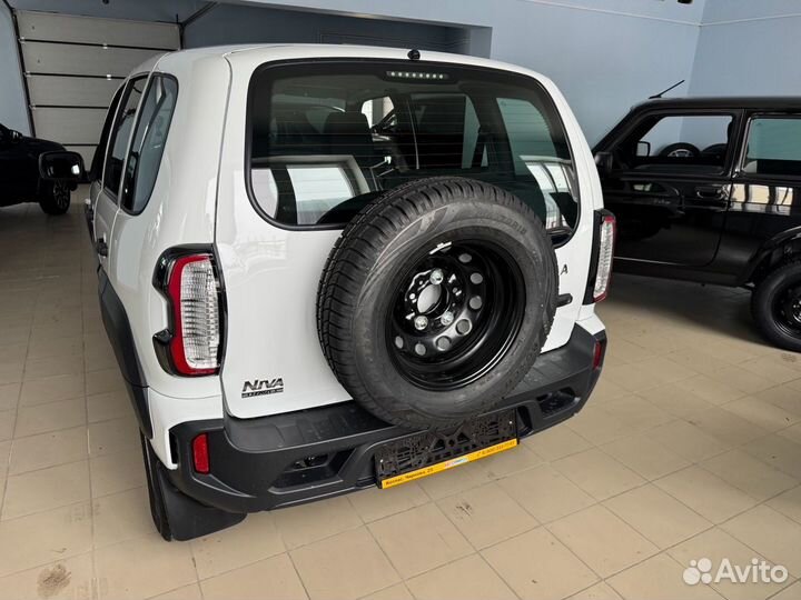 ВАЗ Niva Travel 1.7 МТ, 2024, 1 км