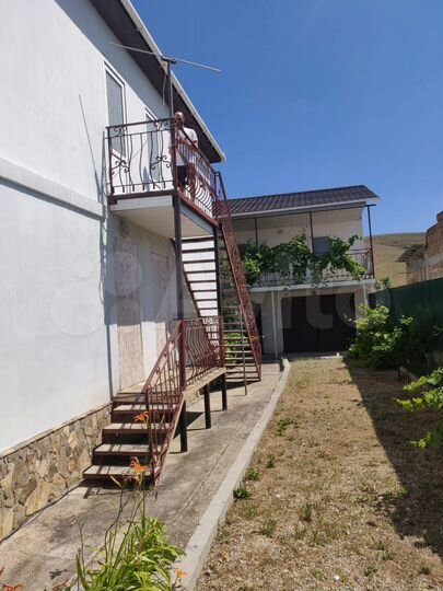 Дом 193 м² на участке 5 сот.