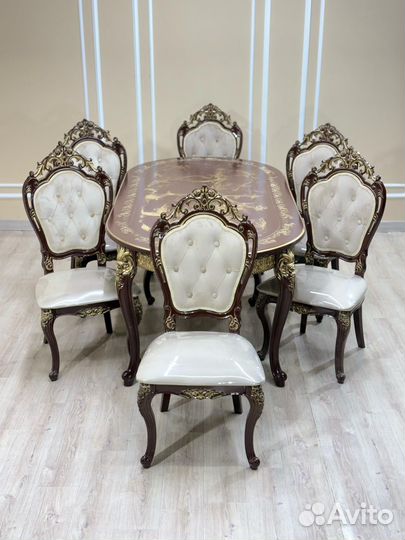 Кухонный стол и стулья