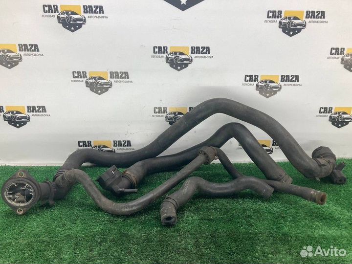 Патрубок системы охлаждения Volkswagen Golf