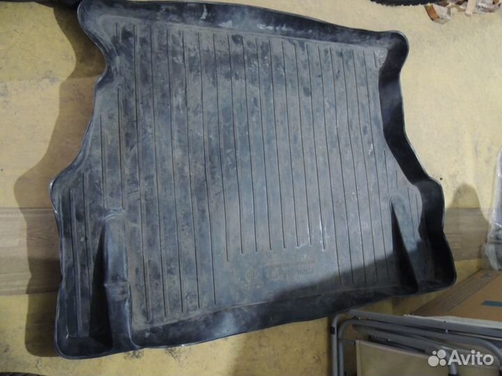 Коврик в багажник