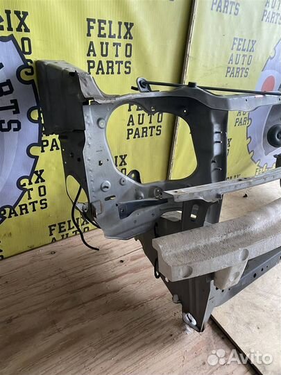 Рамка радиатора (телевизор) Nissan Serena (pnc24)