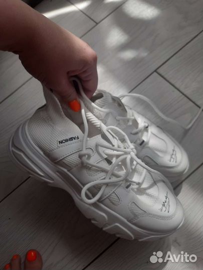 Кроссовки женские 38 размер