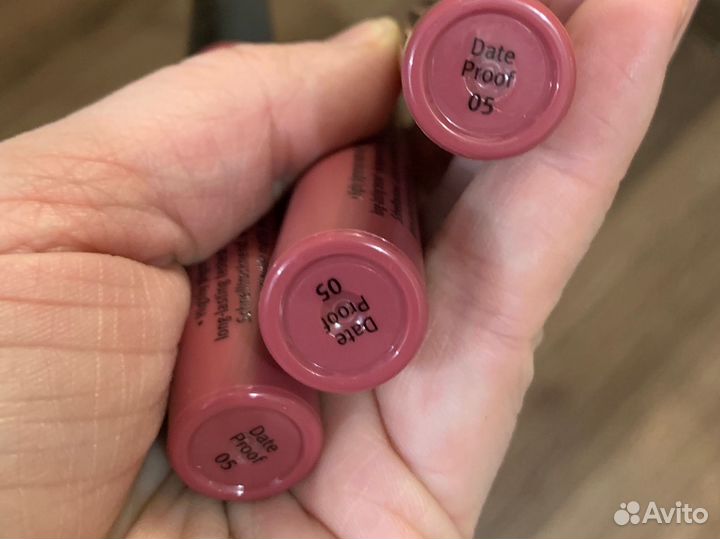 Помады Ессенс