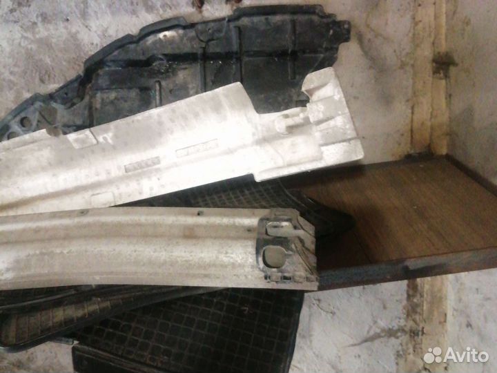 Усилитель заднего бампера с абсорбером