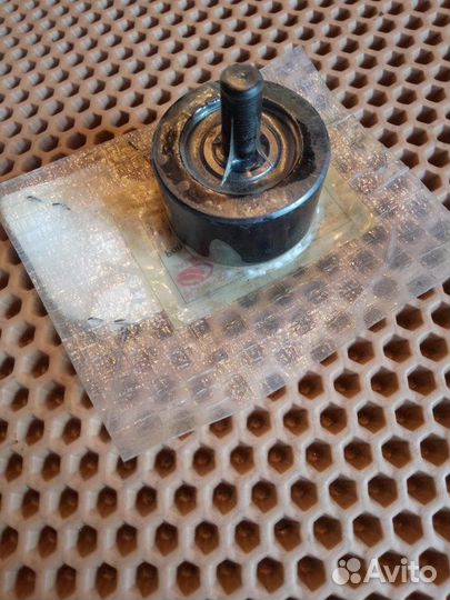 Ролик натяжной навесного оборудования Zaz Sens