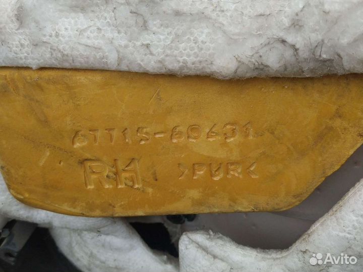 Toyota Land cruiser 200 обшивка двери передняя пра