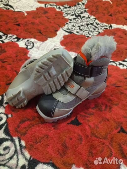 Лыжные ботинки