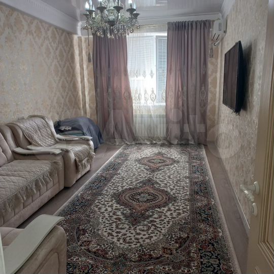 2-к. квартира, 90 м², 8/11 эт.
