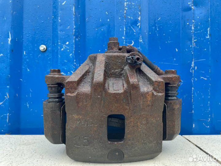 Суппорт передний левый Hyundai Sonata EF 2.0 G4JP