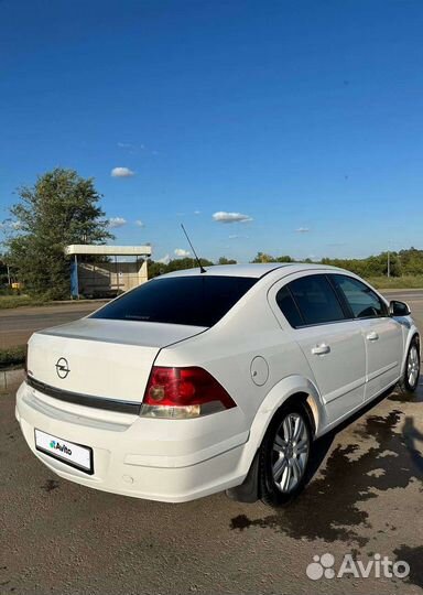 Opel Astra 1.6 МТ, 2011, 160 000 км