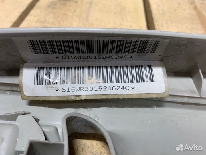 Накладка центральной стойки двери левая Skoda