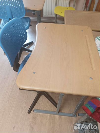 Парта регулируемая по высоте