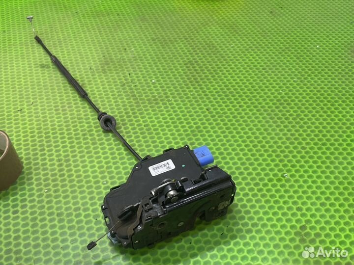 Задний правый замок двери октавия а5