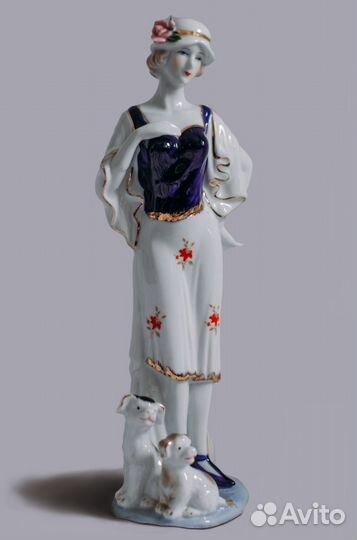 Фарфоровые статуэтки девушки