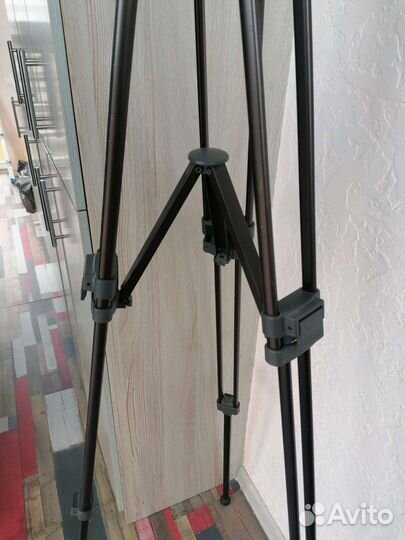 Штатив для фотоаппарата manfrotto