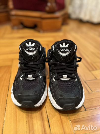 Кроссовки женские 38 размер