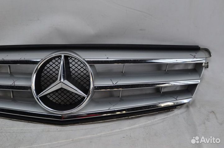 Б/У Решетка радиатора Mercedes 204 2013
