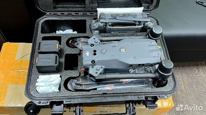 Квадрокоптер DJI Mavic 3 Pro / Мавик 3 про