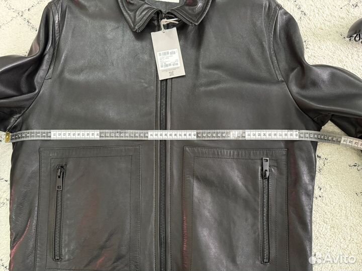 Новая кожаная куртка trussardi 56р