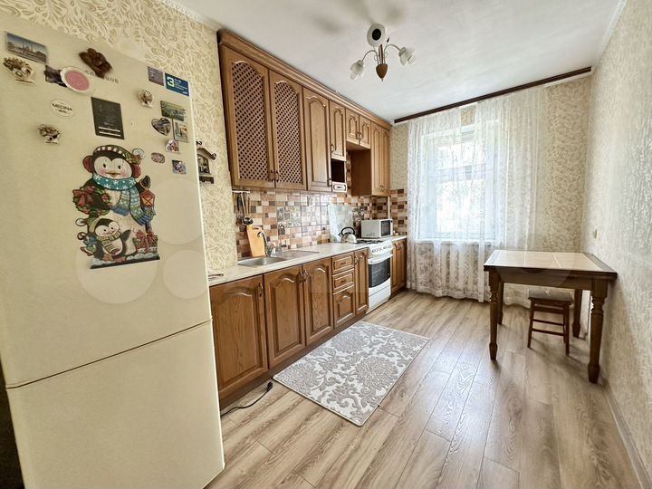 3-к. квартира, 70 м², 3/10 эт.