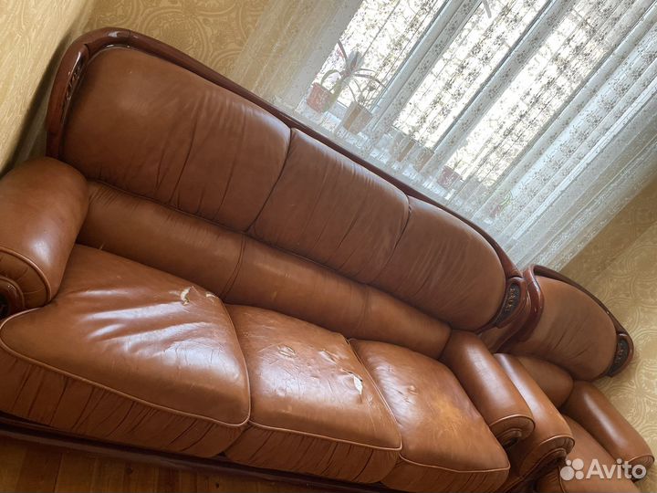 Кожаный диван бу