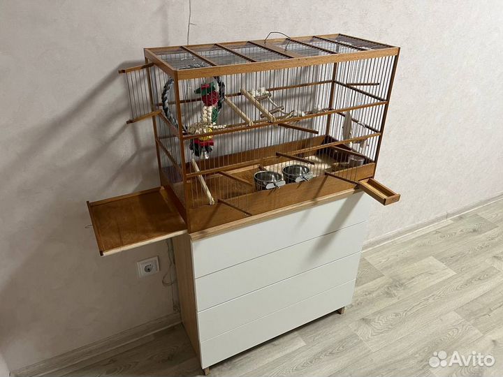 Деревянная клетка для попугая + корма