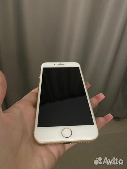 Телефон iPhone 7