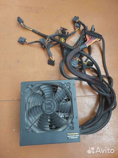 Блок питания thermaltake 700w