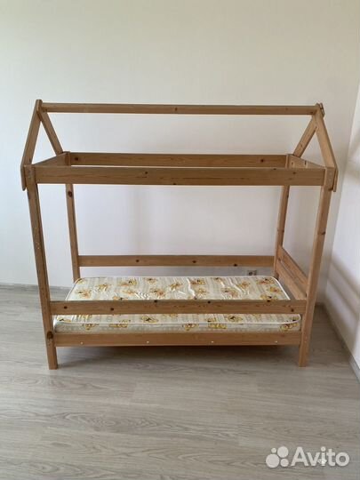 Детская кровать домик с матрасом